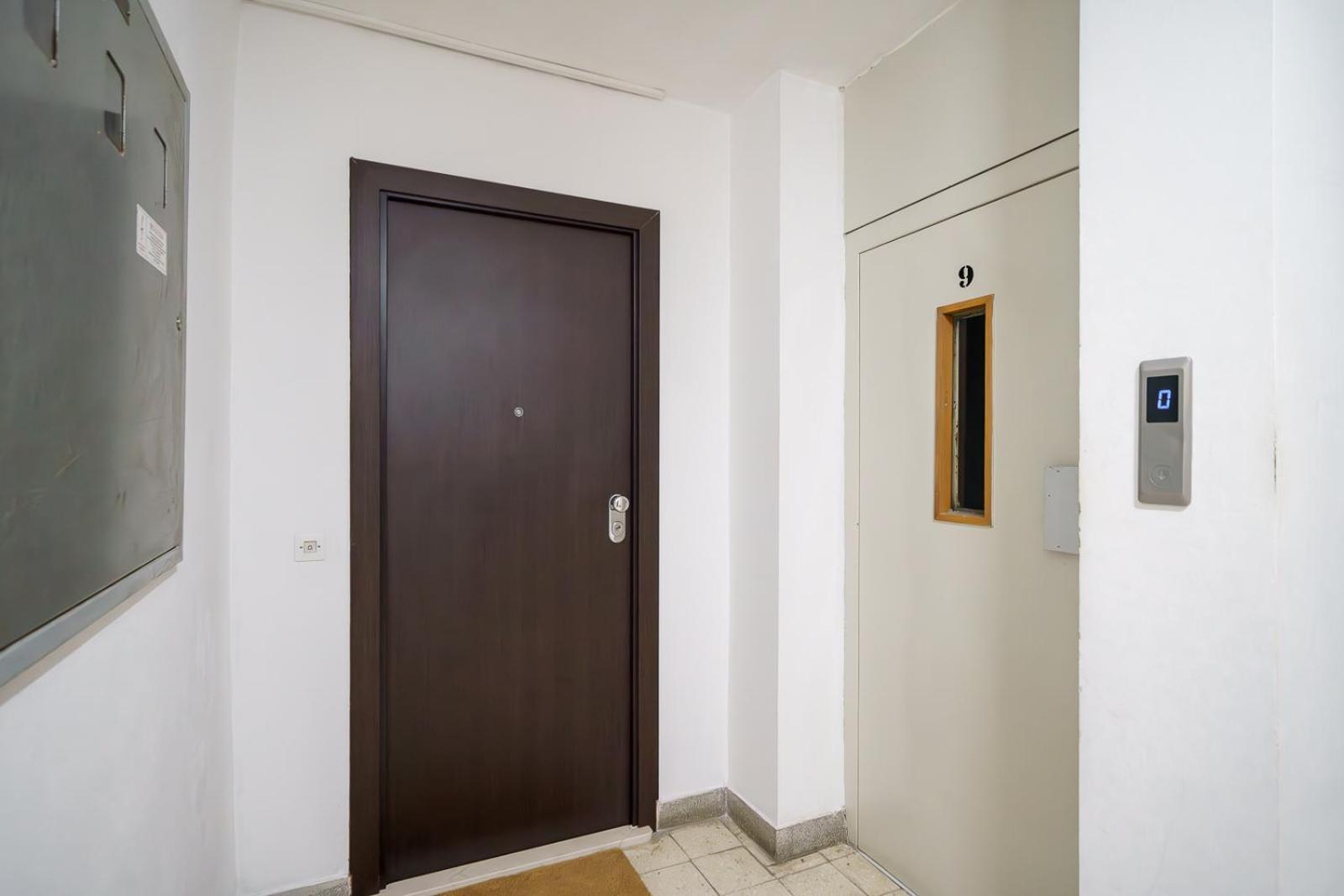 9Th Floor Apartment 시베니크 외부 사진