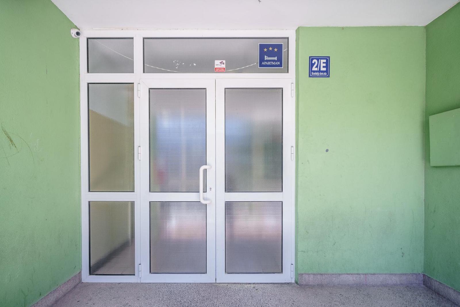 9Th Floor Apartment 시베니크 외부 사진